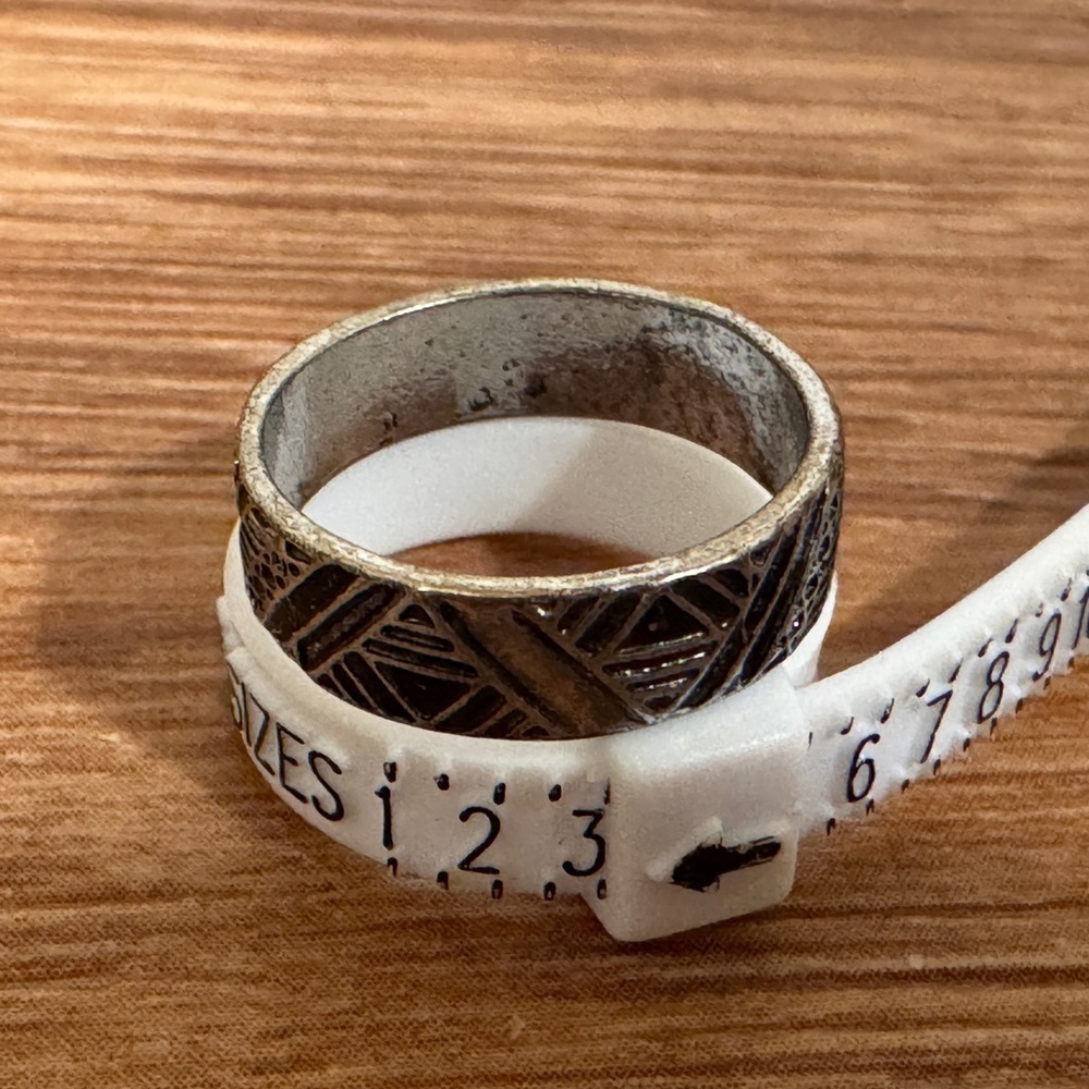 Chevron silver toner midi ring​​​​